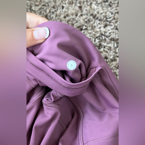 Lululemon - Picture 2 of 3